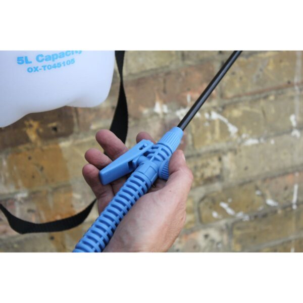 Ox Tools OX-T045105 Trade Pump Action Pressure Sprayer - 5 Litre - Image 3